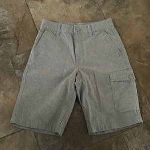Mens cargo shorts. Like new.